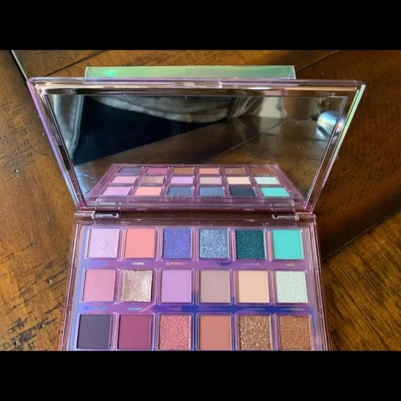 LAST ONE! HOST PICK! Huda Beauty Mercury Retrograde Eyeshadow Palette-New! - Picture 5 of 6